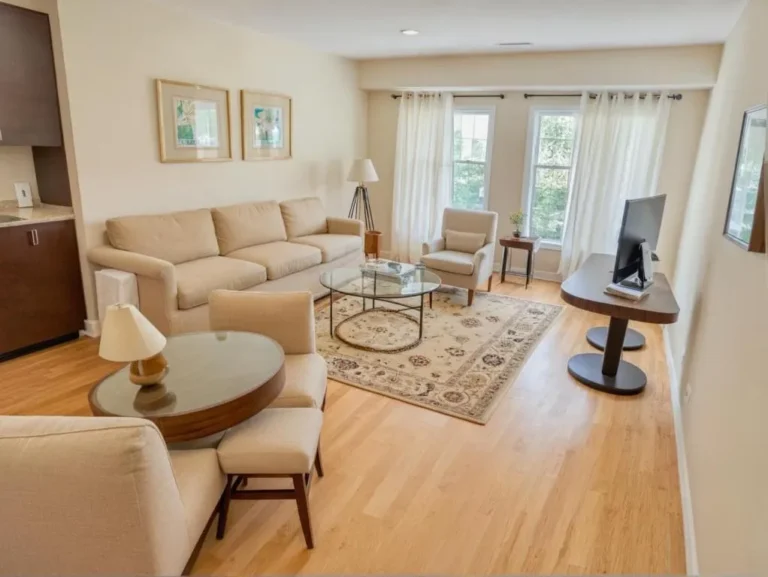 Top Rated Serviced Apartments in America: A Master Guide to Flagship Residency